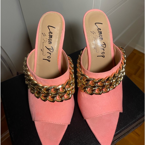 Pink Heels - Picture 4 of 4